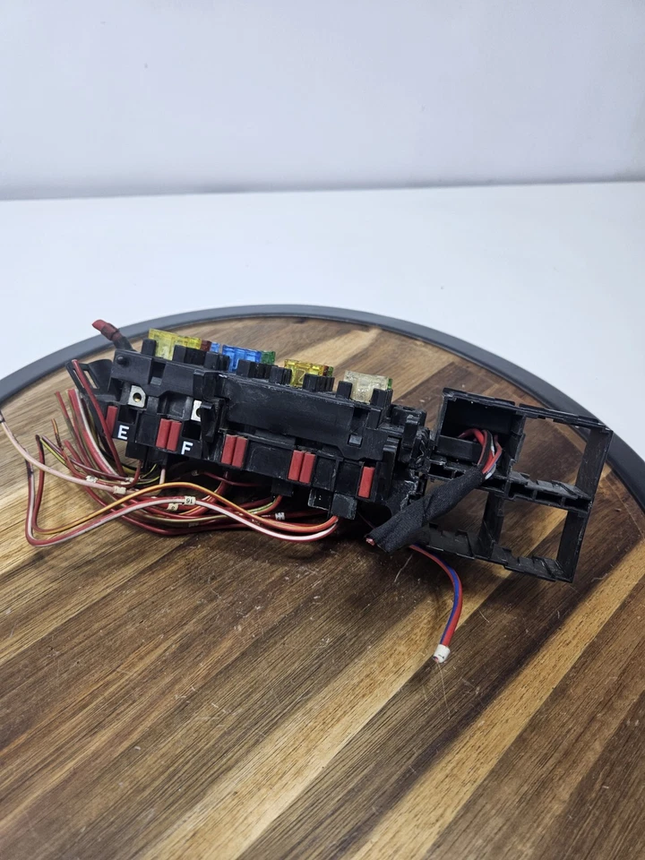 94-99 MERCEDES W140 S320 S420 REAR TRUNK RELAY FUSE BOX MODULE - Image 4 of 4
