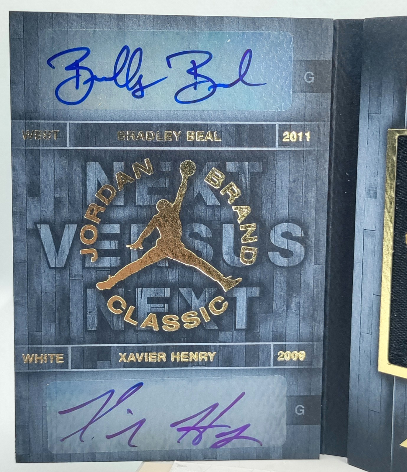 /40 Bradley Beal PATCH AUTO 2013-14 UD Black JORDAN BRAND CLASSIC Booklet Dual view 2