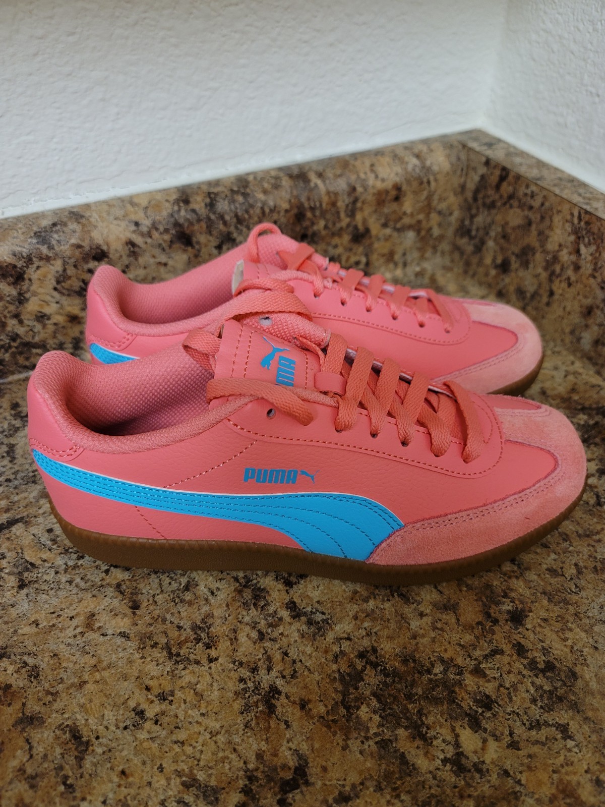 Brand New Puma women's size 7.5 sneakers gummy soles rare retro 7 1/2 nwt PINK