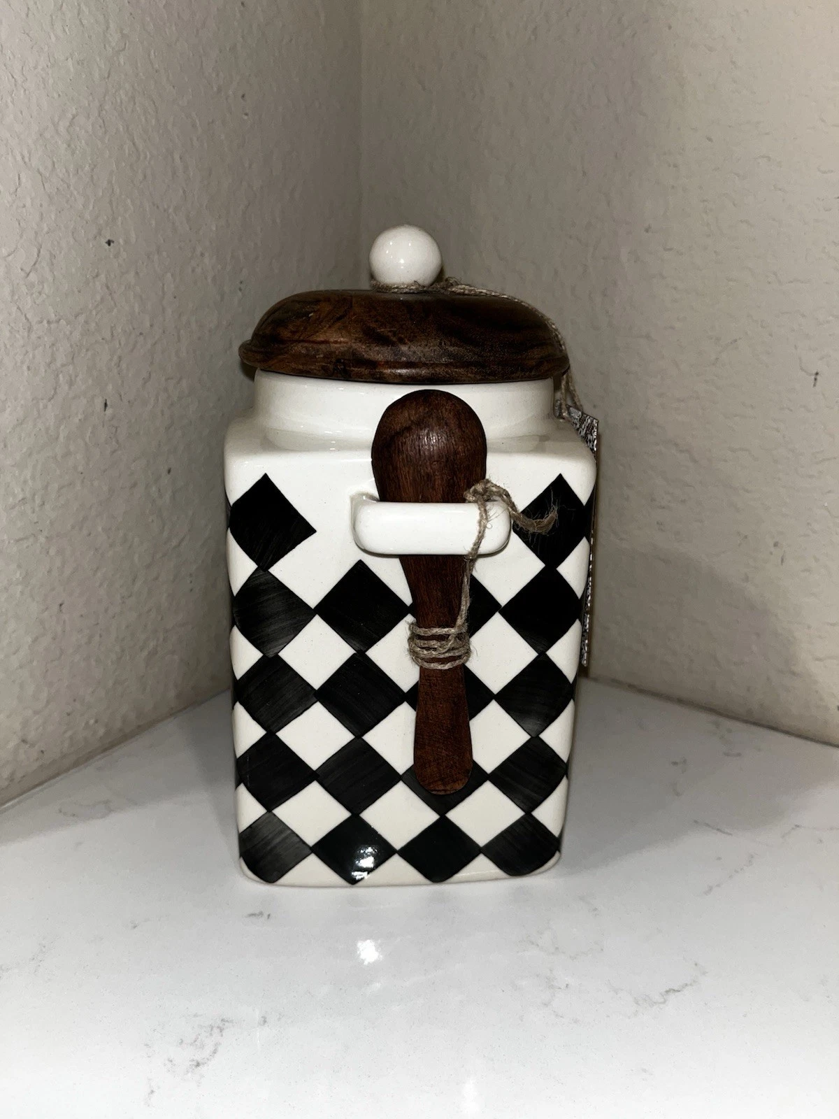 1-NWT BLACK CHECK HARLEQUIN DESIGN CERAMIC CANISTER
Opens in a new window or tab