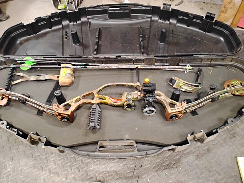 Hoyt Xt2000 With Case