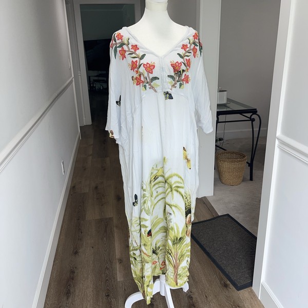 Vestido de encubrimiento World Market Butterfly talla S/M kimono caftán bordado DEFECTUOSO