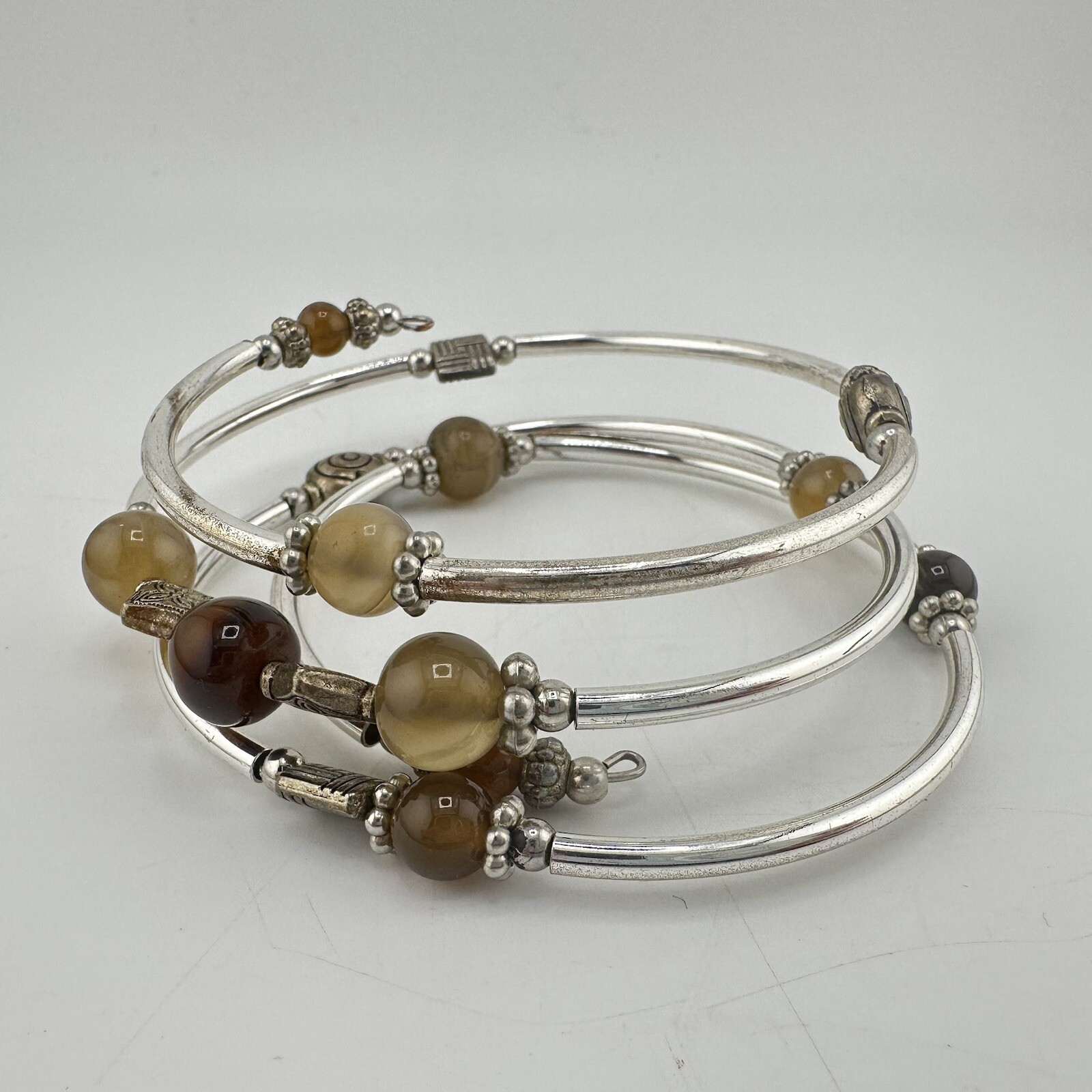 Adjustable Silver Tone Memory Wrap Agate Glass Be… - image 3