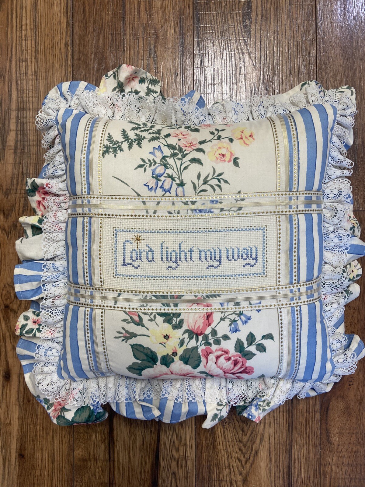 1980s VTG Ruffled Lace Shabby Chic Throw Pillow Lord Light My Way Needlepoint