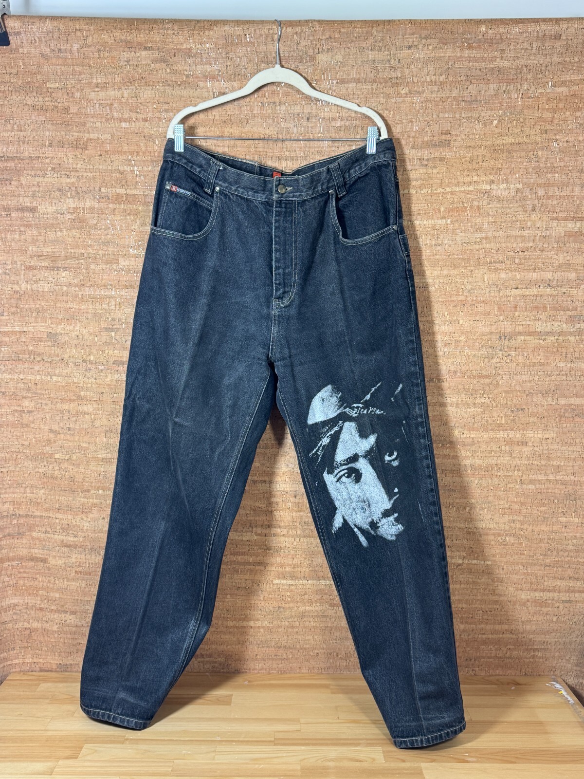 Picture 1 of 12