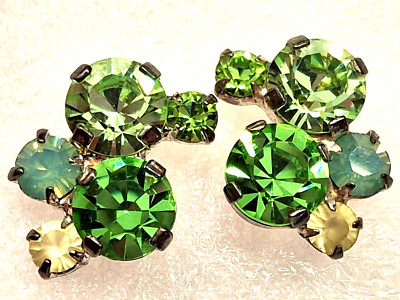 Vtg Signed Agatha Paris Sparkly Rhinstone Cluster Earrings Green Moon Glow Post