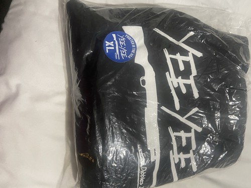 Men’s Black Hoodie YEE YEE Earl Dibbles Jr.   - Bild 2 von 5