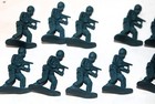 Vintage PLASTIC GREEN ARMY MEN Infantry Toy Soldier 2.5" MIXED Poses 41 Figures — photo 5
