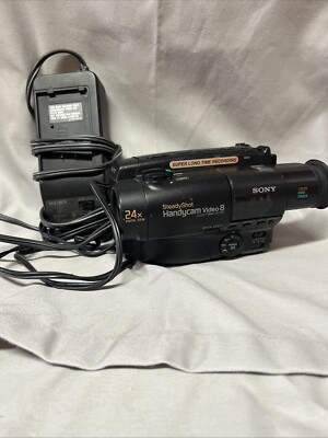 Sony SteadyShot Handycam Video 8 CCD-TR94 Camcorder With Charger