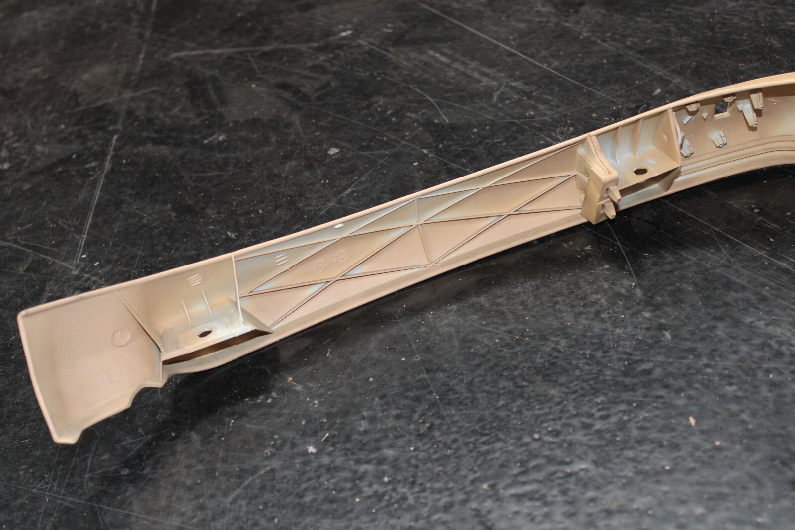 Maserati Quattroporte, RH, Right, Seat Switch Trim, Tan, Used, P/N 9813141