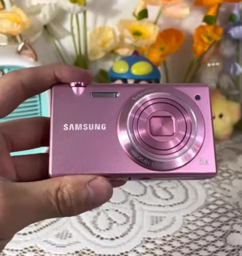 Samsung MV800 Flip-out Touch Screen Vlog Compact Digital Camera 16MP English - Picture 6 of 17