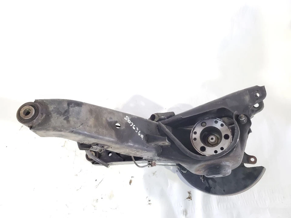 Nudillo de suspensión trasera usado se adapta a: Nissan 300zx 1985 sin turbo grado trasero C Foto 3 de 4