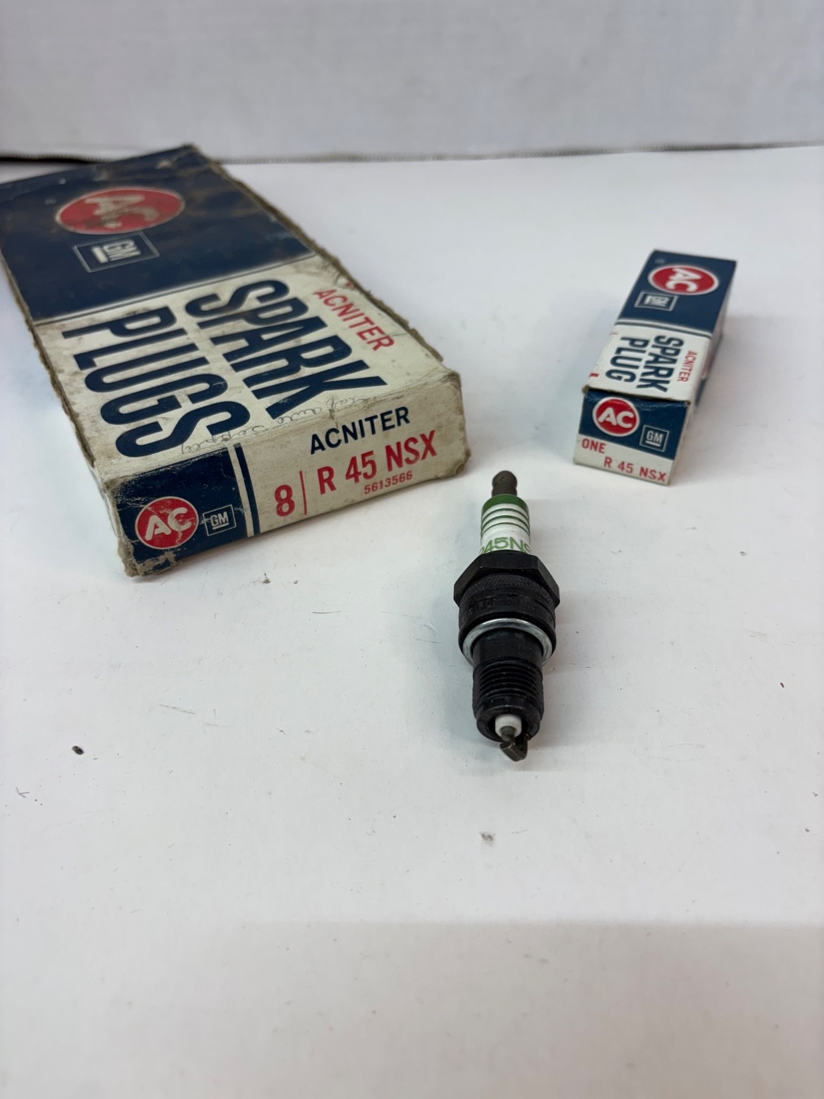 NOS AC DELCO R45NSX ACNITER SPARK PLUGS 8 GM #5613566