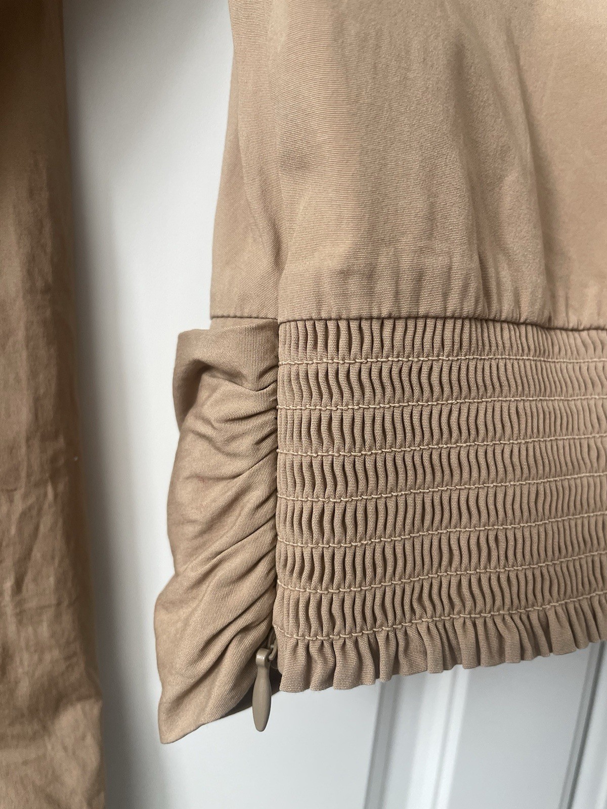 Veronica Beard crop button-down in deep khaki Siz… - image 4