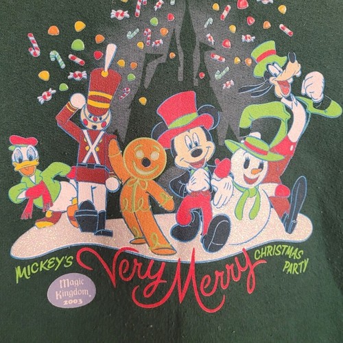 WALT DISNEY WORLD Kids Magic Kingdom 2003 Sweatshirt XL Y Very Merry Christmas - Picture 9 of 10