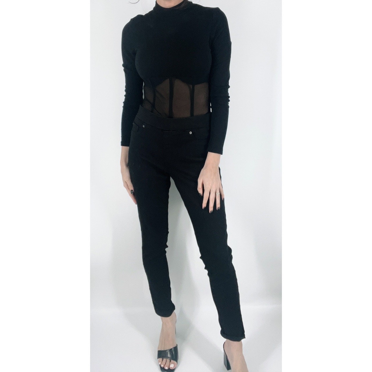 Amazon Essentials Women's Black Stretch Pull-On J… - image 4