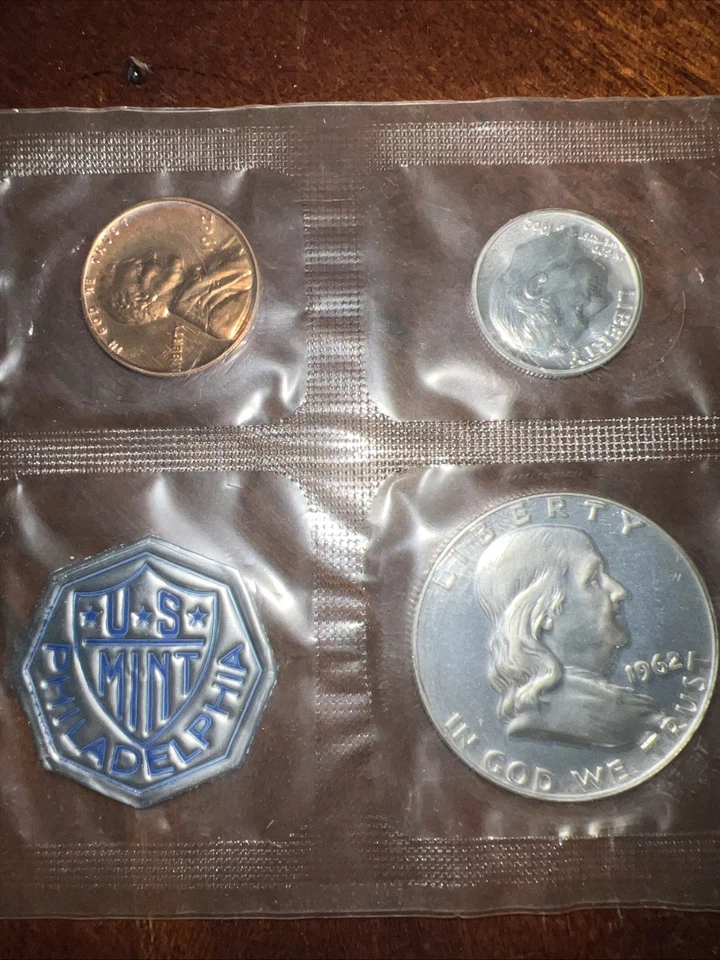 1962 US Mint Uncirculated Set Philadelphia - Image 2 of 4