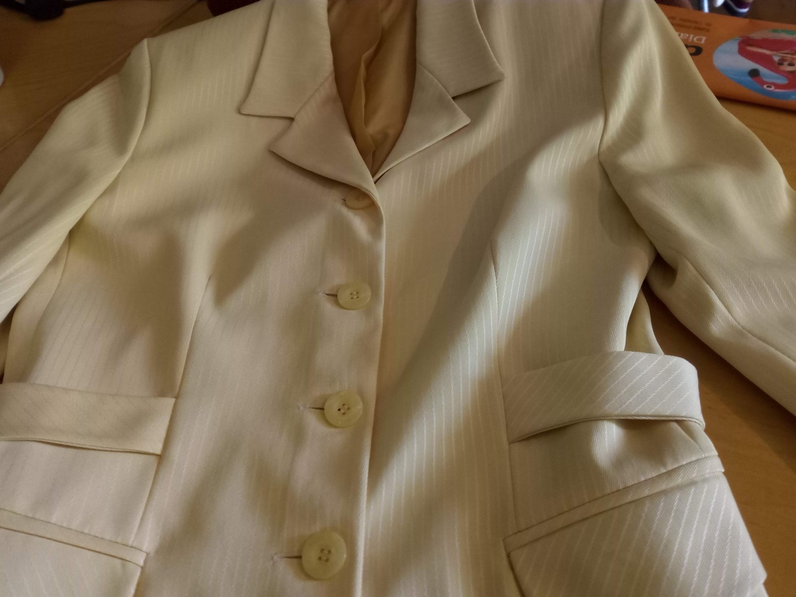 (2001) CHAQUETA SEÑORA TALLA 42 AMARILLO CON RAYAS DIPLOMATICAS