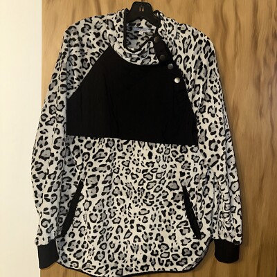 White Birch Soft Fleece Animal Print top Size Large