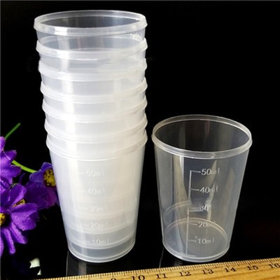 10 Stück Labor 50 ml Kunststoff Graduiert Messbecher Flüssigkeit Becher Behälter