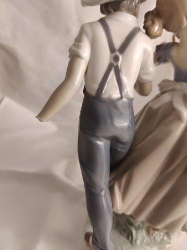 LARGE LLADRO LOVE IN BLOOM FIGURINE 5292 DESIGN BY REGINO TORRIJOS- A/F 10" Tall - Picture 16 of 18