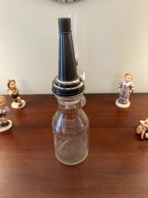 Vintage 1 Quart Master Mfg. Co. Oil Spout and Bottle