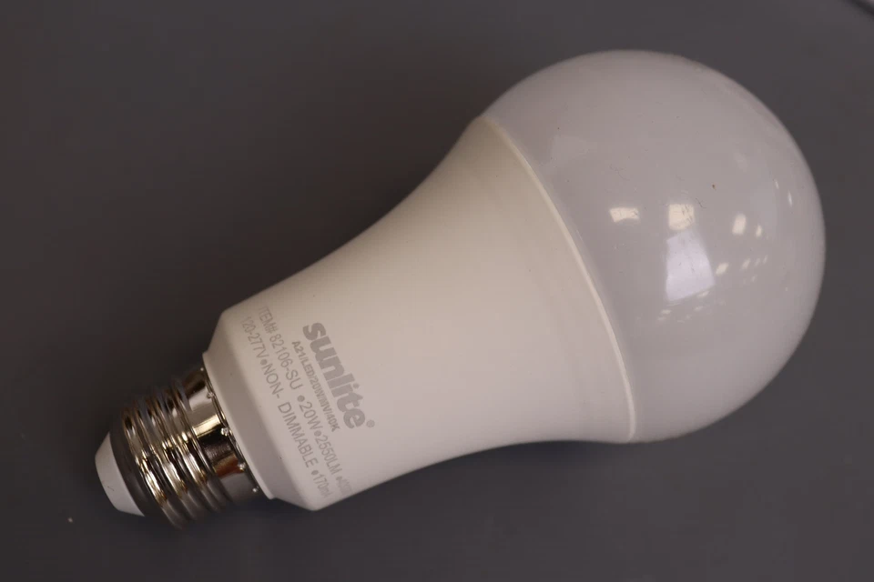 Sunlite LED A21 Light Bulb 20 Watts (150W Equivalent) Medium E26 Base 6-Pack - Image 3 of 4