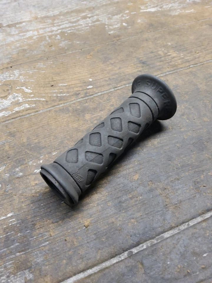 1998 98 96-03 KAWASAKI ZX-7R ZX7 LEFT SIDE CLIPON CLIP ON HANDLEBAR GRIP  - Image 3 of 4