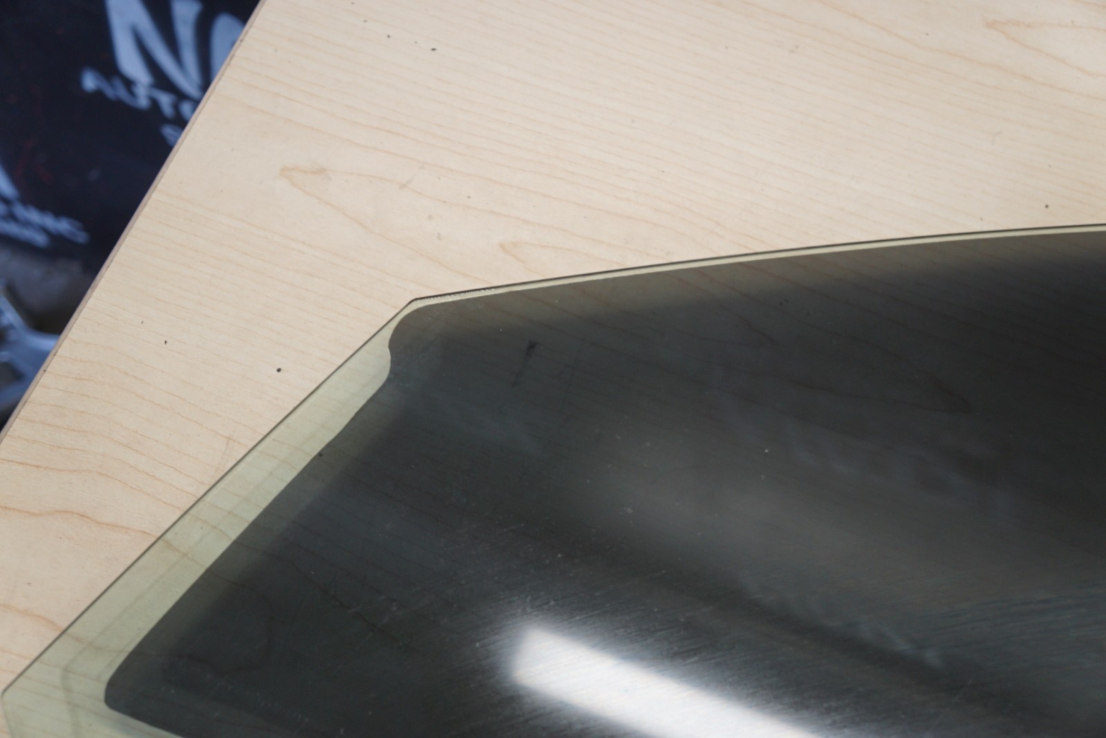 Maserati Ghibli S Q4 2014-2020 Front Left Door glass