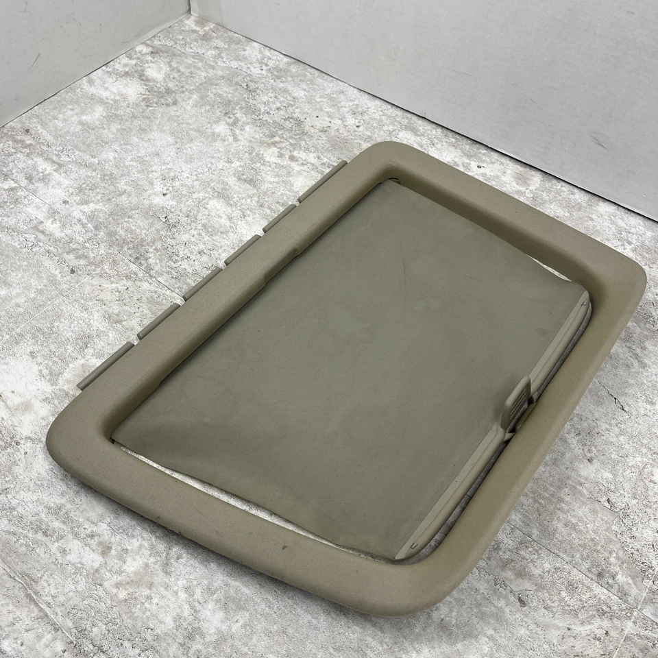 Jeep Commander 2006-2010 techo corredizo trasero derecho pantalla 1DD72BD1AA bronceado OEM Foto 2 de 4