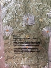Square tablecloth 32 x 32 green with daisies, New 