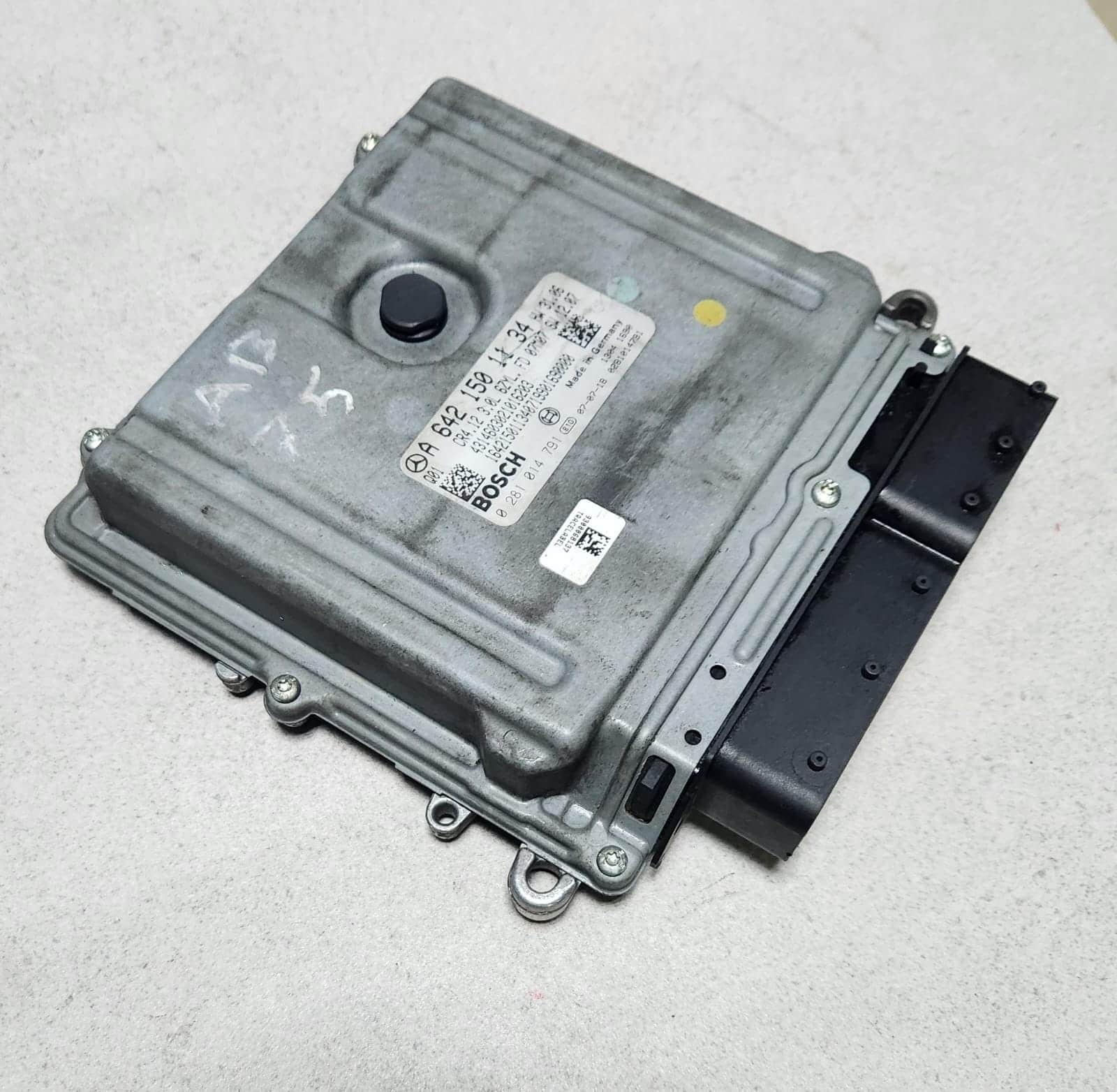 Benz Engine ECU A642 1501134  A 642 150 11 34 DIESEL ECU 3.0L 6 ZYL