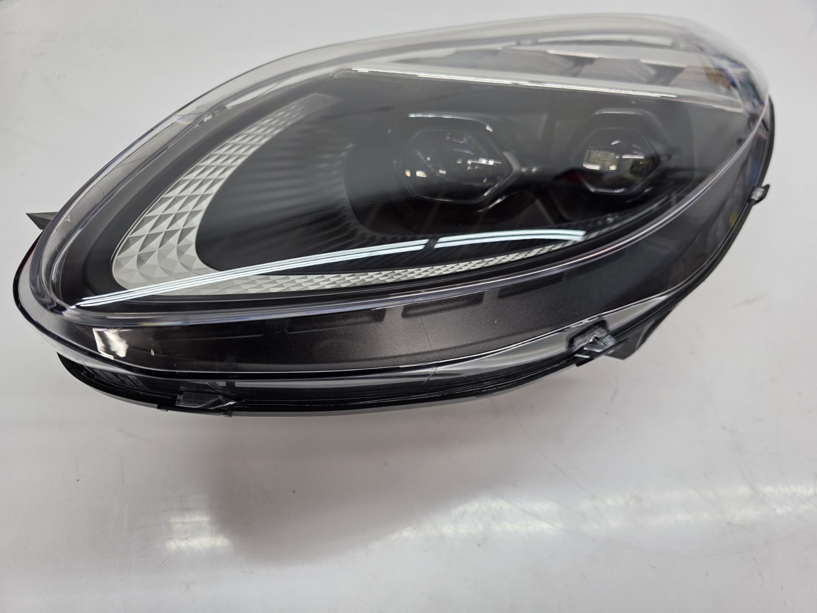 ASTON MARTIN DB12 DRIVER LEFT SIDE HEADLIGHT LED OEM RY53-13W030-FC