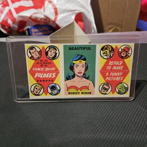 Wonder Woman Rock N Roll Singer Dunce 1966 Topps Comic Book Foldees #33 Vintage