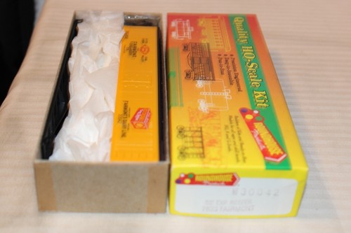 Roundhouse escala HO, coche de caja de 50', Fairmont Creamery, amarillo, #30042 - 7823 | Zustand: New