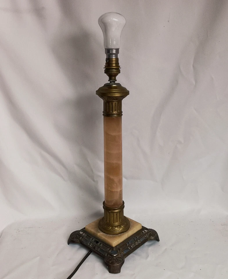 Lampe de table Napoléon III en albâtre et régule - XIXe S. - Hauteur 40 cm - Photo 2/4