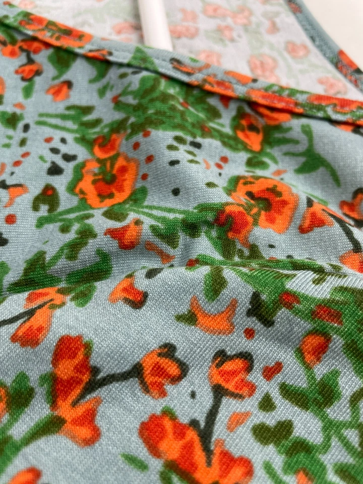 Camiseta LuLaRoe Para Mujer Talla Mediana Verde Roja Floral Manga Corta Cuello Redondo Camiseta Foto 4 de 4