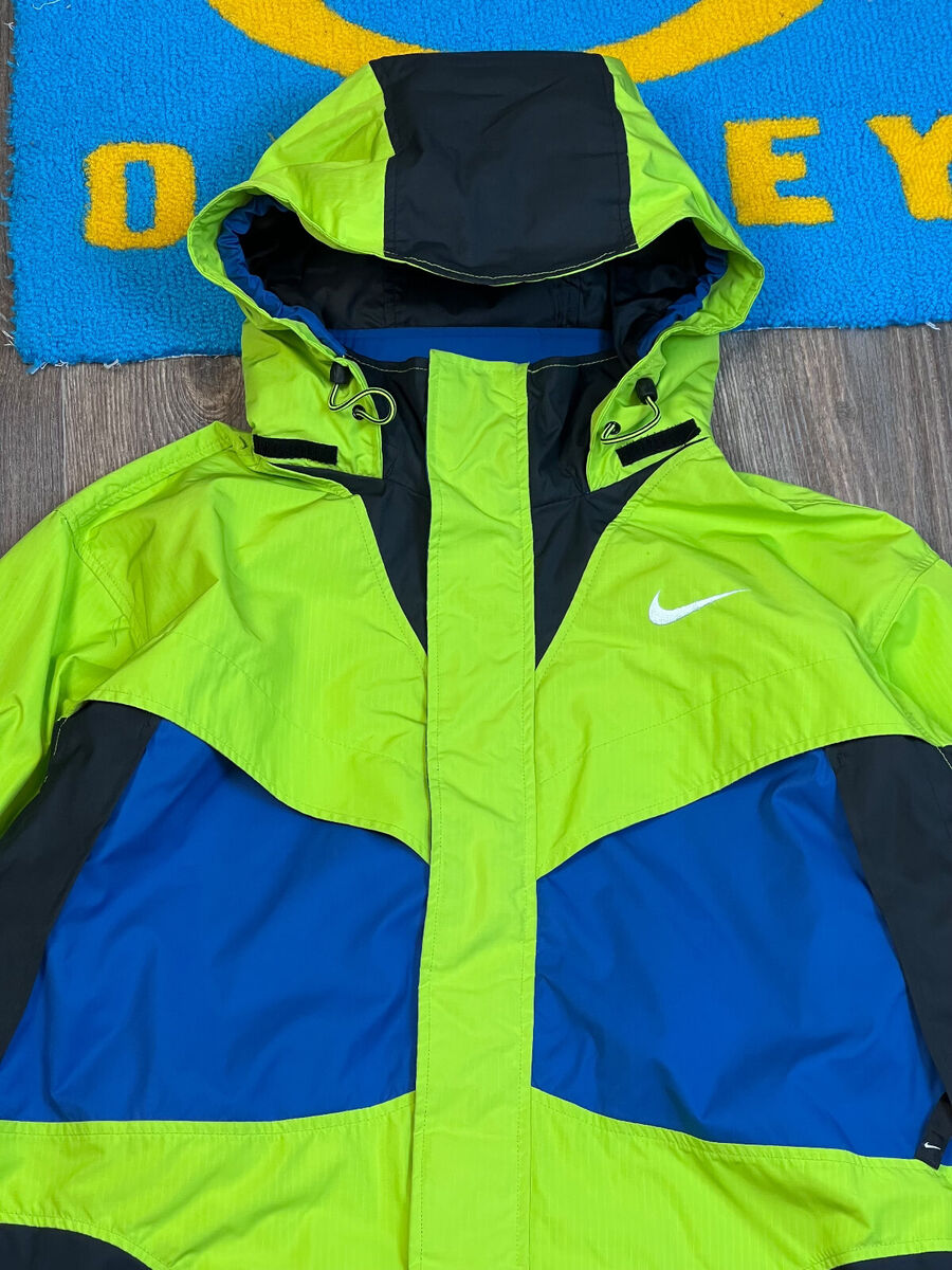 Mens Vintage Nike ACG Green Hooded Packable Light Jacket Mens Vintage Nike ACG Green Hooded Packable Light Jacket