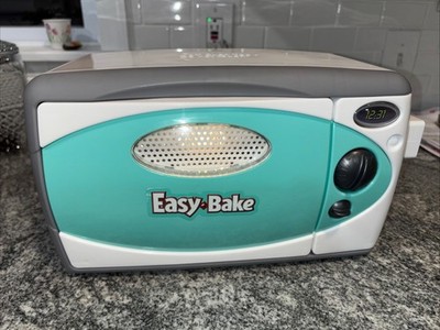 Easy Bake Oven VTG Hasbro 2007 White Teal/Turquoise Open Box Age 8 And Up