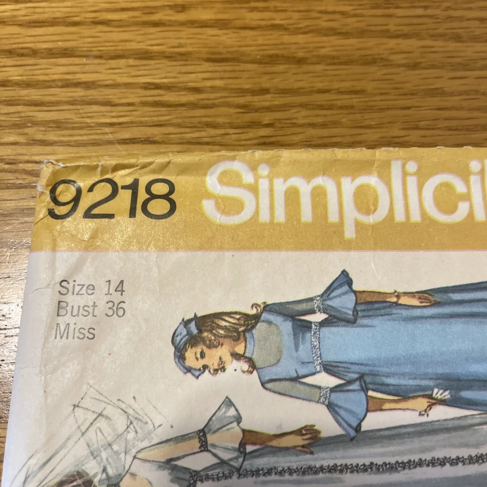 Simplicity Pattern  9218 Wedding Bridal Gown Size 14 Vintage 1970 Uncut - Image 4 of 4
