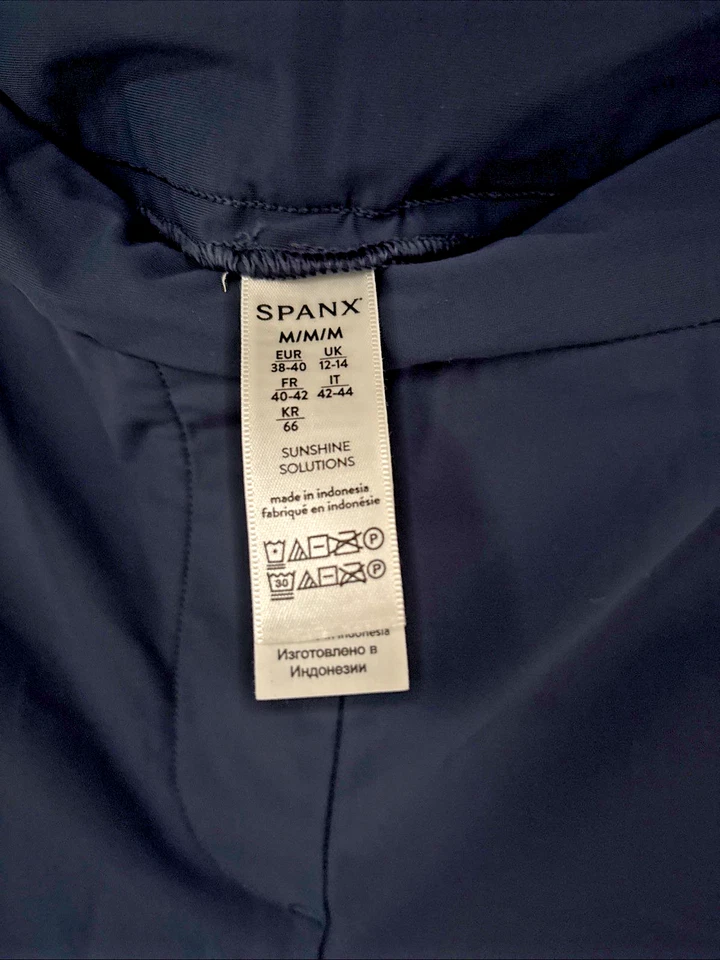 SPÁNX “Sunshine Solutions” Women’s Size M Navy Pull-On Shorts Free Shipping - Image 2 of 4