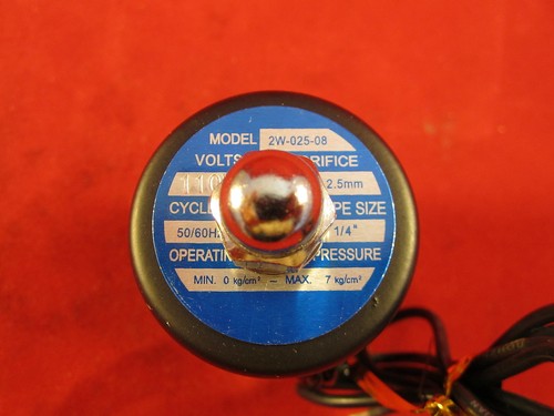Air, Water, Oil Pneumatic Solenoid Valve 1/4" 2W025-08-AC110V- Fonray - Picture 3 of 3