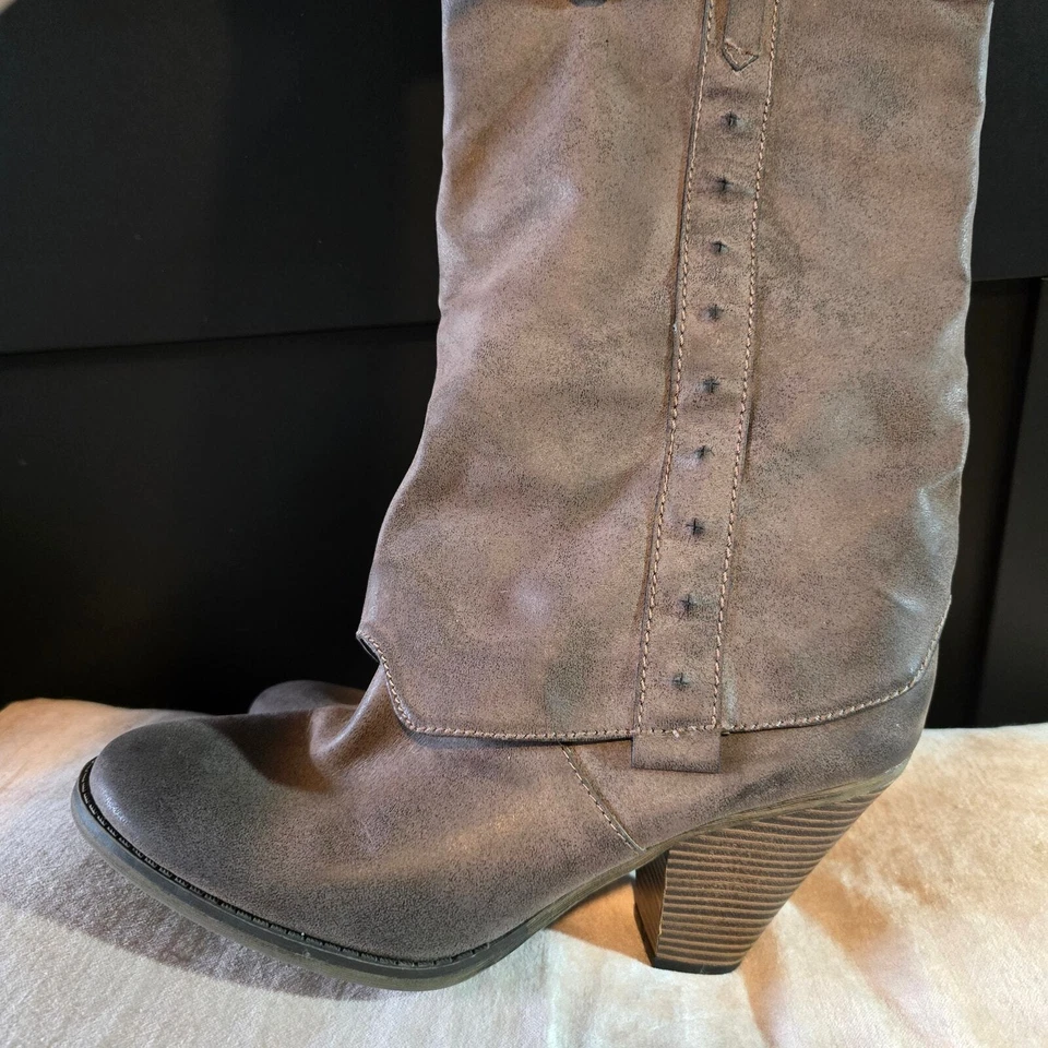 MIA brown faux leather mid calf pull on boots chunky heel fold over stud size 10 - Image 3 of 4