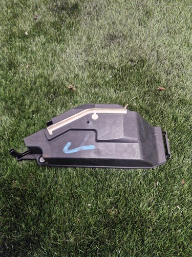 BMW Motor Steuergerät Ablage Kasten Deckel oben Kunststoff passt für 1 2er F40 F44 F45 8581751