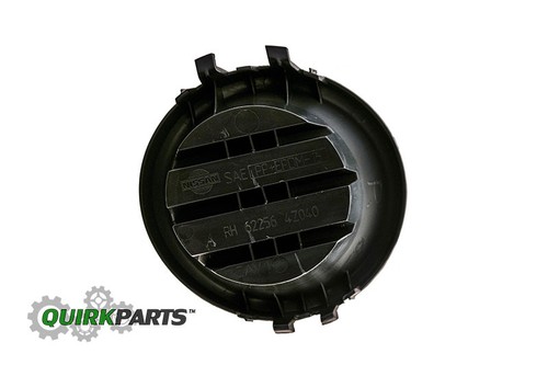 2001-2004 Nissan Frontier Xterra Front Right Bumper Fog Light Cover Closeout OEM - 第 3/5 張圖片