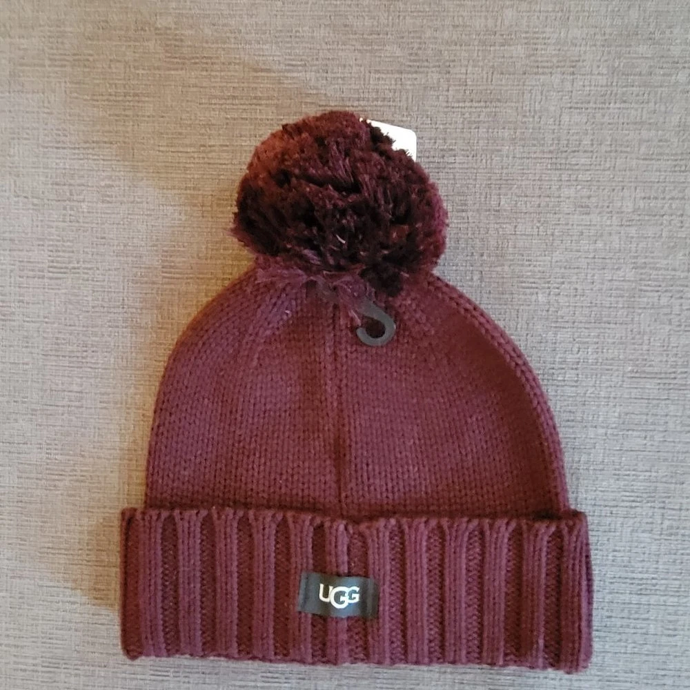 UGG beanie Pom Hat Burgundy Port Ski Winter Rib Knit Wool Blend Beanie Hat