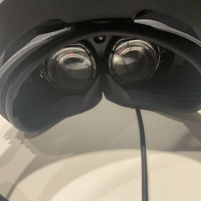 Sony PlayStation VR2 PS5 Headset ONLY CFI-ZVR1 - FOR PARTS / REPAIR. Powers on 