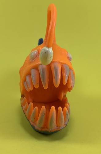 ANGLER FISH FIGURE W/ GLOW IN THE DARK MINIATURE FIGURES TURTLE PIRANHA EEL LOT - Picture 3 of 10