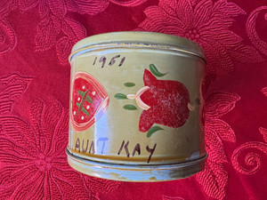 Vintage Tin Hand Painted Flowers on GREEN RATTLE - 1951