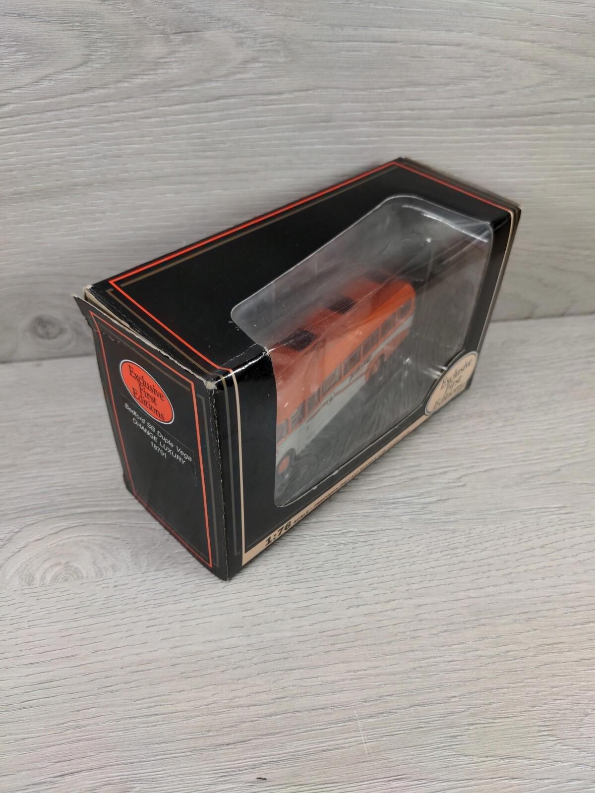 Exclusive First Editions Bedford SB Duple Vega Orange Luxury Coach 1:76 Scale thumbnail 3